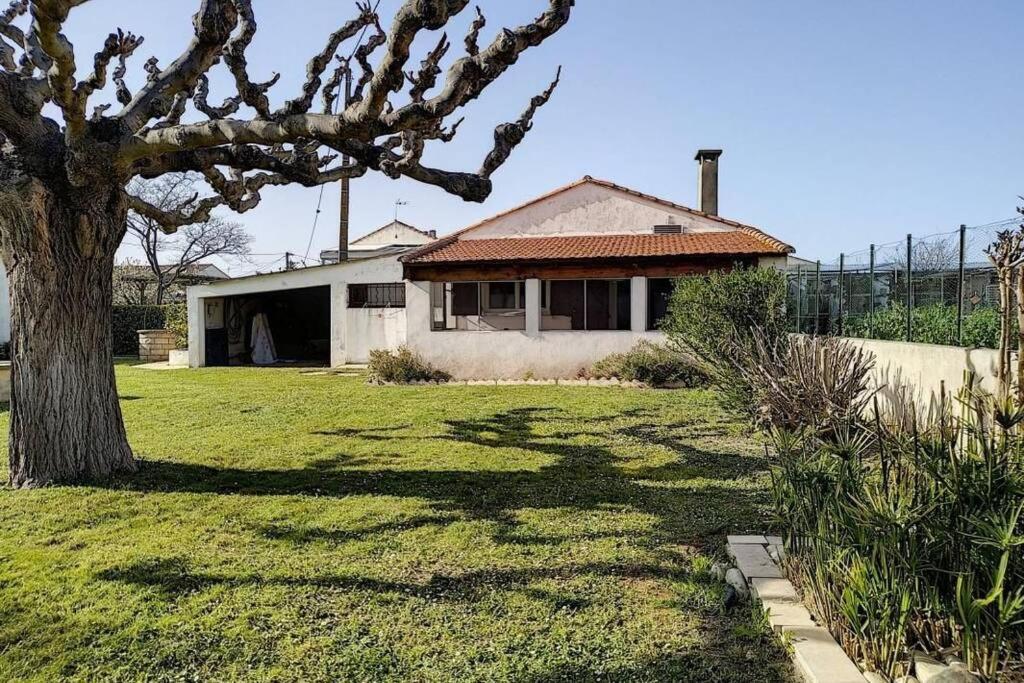 Chalet Typique Au Coeur De La Petite Camargue Villa Vauvert Exterior photo